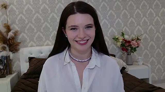 Nellie Medina online show from January 13, 2025, 3:56 am