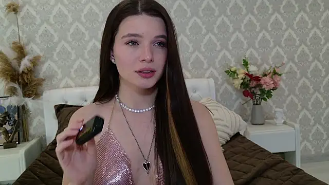 Nellie Medina online show from January 19, 2025, 4:01 am