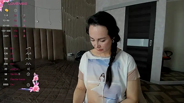 Monica Weiss online show from February 15, 2026, 11:08 am