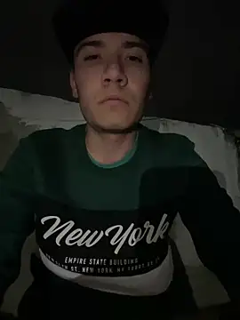 Snapshot of CarlosRyan1997 chatting on January 15, 2025, 9:13 am CarlosRyan1997 online show from January 15, 2025, 9:13 am