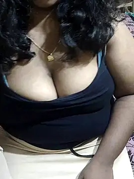 Snapshot of Rathi22 chatting on June 18, 2026, 2:32 pm Rathi22 online show from June 18, 2026, 2:32 pm