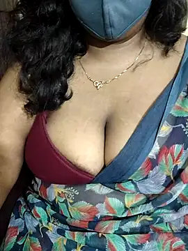 Snapshot of Rathi22 chatting on July 17, 2026, 2:45 pm Rathi22 online show from July 17, 2026, 2:45 pm