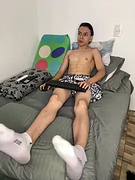 Snapshot of Young_latin_master777 chatting on January 4, 2025, 3:07 pm Young latin master777 online show from January 4, 2025, 3:07 pm