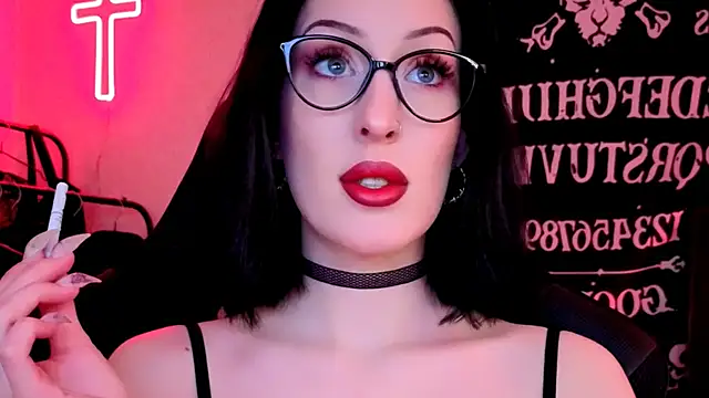 Miss Alice   online show from May 2, 2026, 1:05 pm