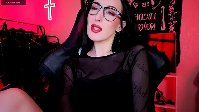 Miss Alice   online show from May 26, 2026, 11:34 pm