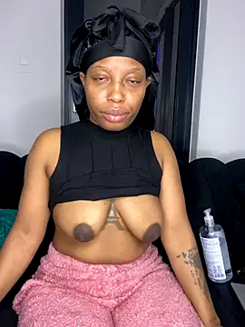 Thando04 online show from October 19, 2025, 5:46 pm