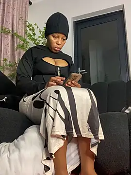 Thando04 online show from December 21, 2025, 7:43 pm