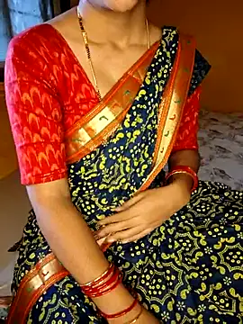 lovelygirl4567 online show from October 4, 2025, 5:16 am