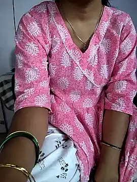 lovelygirl4567 online show from February 2, 2026, 5:28 am