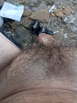 Snapshot of Cloudin_around chatting on October 3, 2025, 10:51 pm Cloudin around online show from October 3, 2025, 10:51 pm