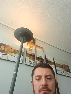 andy80111 online show from November 7, 2025, 7:03 pm