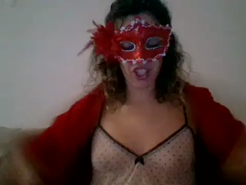 couple-tuga online show from February 7, 2025, 11:24 pm