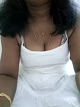 Snapshot of Tamil_Vishalini chatting on October 10, 2025, 6:12 am Tamil Vishalini online show from October 10, 2025, 6:12 am