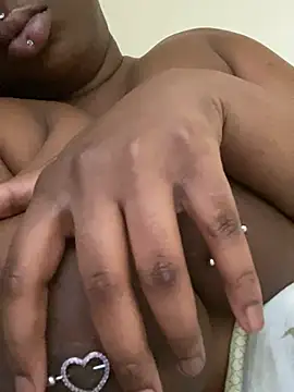 Snapshot of DamnBubbles chatting on January 17, 2025, 5:19 pm DamnBubbles online show from January 17, 2025, 5:19 pm