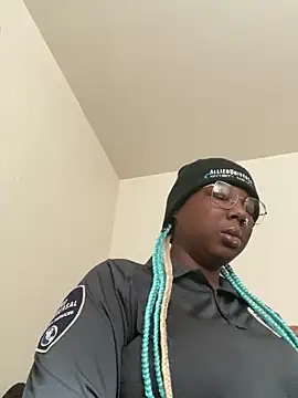 Snapshot of DamnBubbles chatting on January 18, 2025, 8:30 pm DamnBubbles online show from January 18, 2025, 8:30 pm