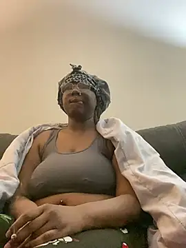 Snapshot of DamnBubbles chatting on January 22, 2025, 2:04 am DamnBubbles online show from January 22, 2025, 2:04 am