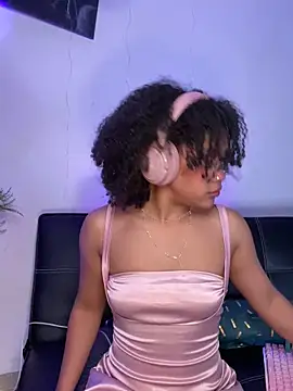 bronwgirl69 online show from March 14, 2025, 6:50 pm