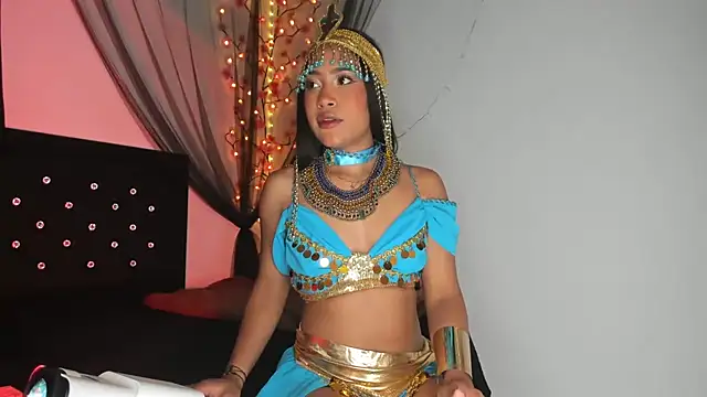 bronwgirl69 online show from October 24, 2025, 2:08 am