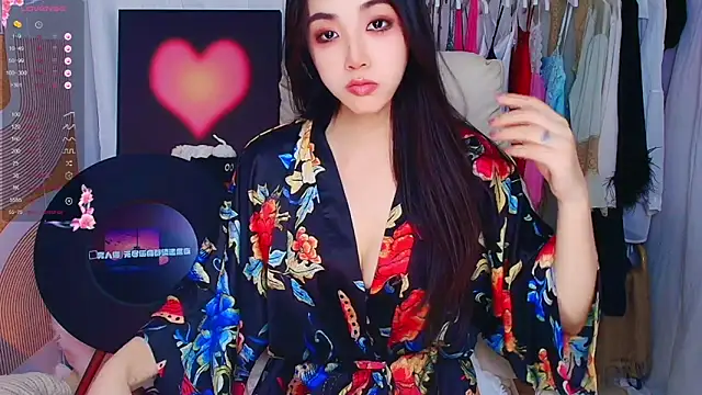 xiaotiantian-76 online show from November 15, 2025, 12:13 pm