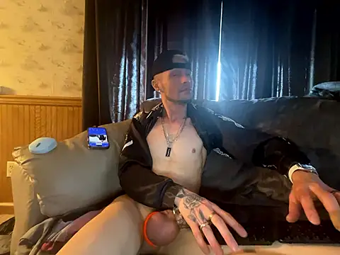Snapshot of Trystan_Spellman chatting on April 18, 2026, 7:07 pm Trystan Spellman online show from April 18, 2026, 7:07 pm