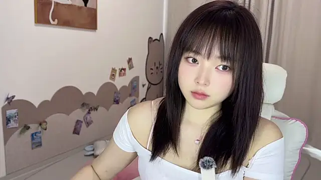 Chenjing0 online show from April 5, 2026, 4:42 am