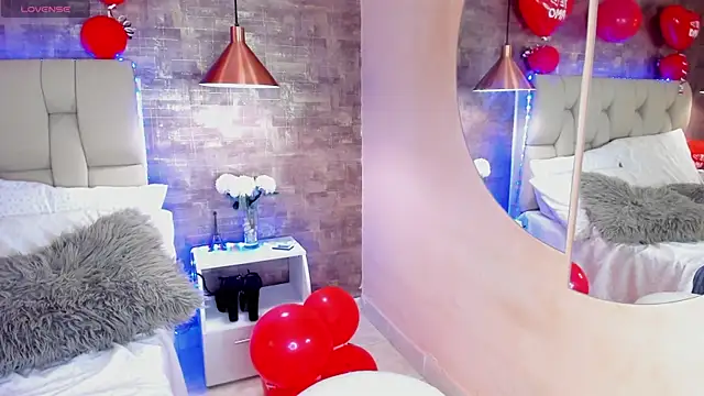 Snapshot of Scarlet_lace chatting on February 15, 2025, 10:31 pm Scarlet lace online show from February 15, 2025, 10:31 pm