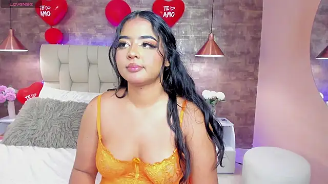 Snapshot of Scarlet_lace chatting on February 19, 2025, 2:01 am Scarlet lace online show from February 19, 2025, 2:01 am