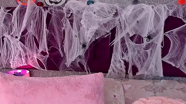 LiaCathaleya online show from October 19, 2025, 8:20 pm