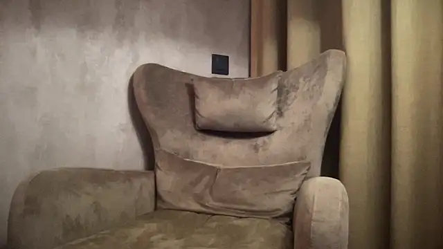 Snapshot of long_1313 chatting on October 16, 2025, 9:21 am long 1313 online show from October 16, 2025, 9:21 am