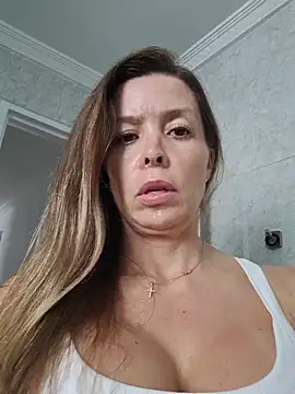 Snapshot of karina_warthon chatting on October 30, 2025, 5:57 pm karina warthon online show from October 30, 2025, 5:57 pm