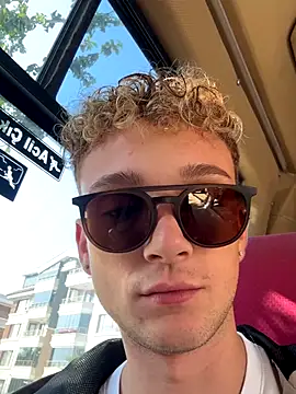 verici34 online show from October 17, 2025, 7:33 am