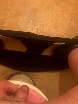 Snapshot of balint35 chatting on September 20, 2025, 10:27 am balint35 online show from September 20, 2025, 10:27 am