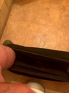 Snapshot of balint35 chatting on October 9, 2025, 6:44 am balint35 online show from October 9, 2025, 6:44 am