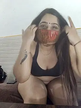 Snapshot of shreya1765 chatting on February 18, 2025, 11:22 am shreya1765 online show from February 18, 2025, 11:22 am