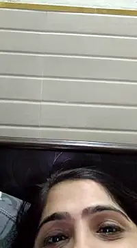 Snapshot of shreya1765 chatting on March 11, 2025, 6:19 pm shreya1765 online show from March 11, 2025, 6:19 pm