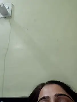 Snapshot of shreya1765 chatting on November 9, 2025, 6:17 pm shreya1765 online show from November 9, 2025, 6:17 pm