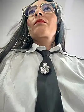 BELLA--26 online show from October 29, 2025, 1:46 pm