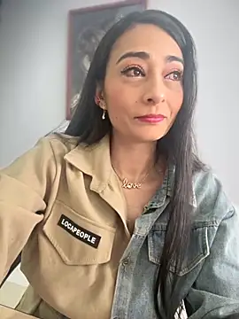 BELLA--26 online show from November 1, 2025, 2:08 pm