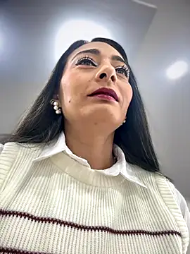 BELLA--26 online show from December 2, 2025, 1:50 pm