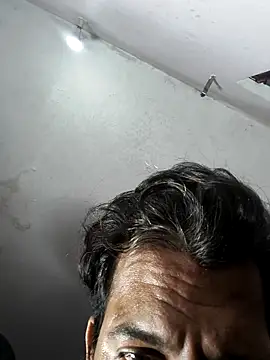 MAGNETICDADDY8 online show from November 27, 2025, 8:00 pm