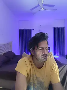 Snapshot of MAGNETICDADDY8 chatting on March 25, 2026, 4:46 pm MAGNETICDADDY8 online show from March 25, 2026, 4:46 pm