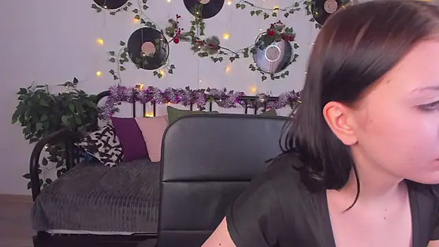 AmeliaVon online show from January 15, 2025, 4:43 pm