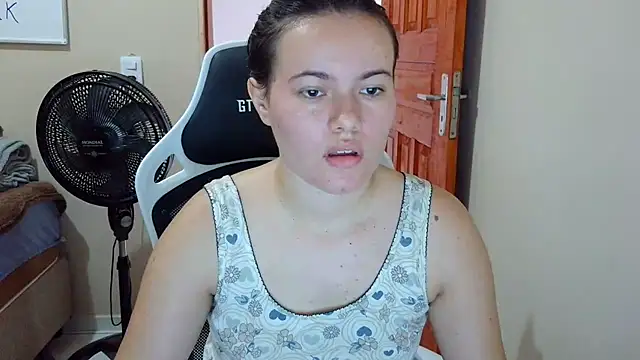 Snapshot of camillebr chatting on February 21, 2025, 12:28 pm camillebr online show from February 21, 2025, 12:28 pm