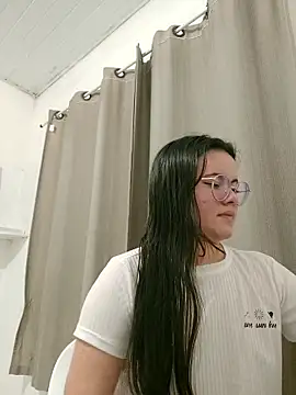 Snapshot of camillebr chatting on October 5, 2025, 11:13 pm camillebr online show from October 5, 2025, 11:13 pm