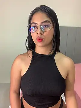 Snapshot of Julii- chatting on January 16, 2025, 11:48 pm Julii- online show from January 16, 2025, 11:48 pm