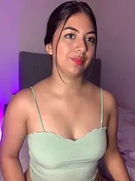 Snapshot of Julii- chatting on February 19, 2025, 12:11 pm Julii- online show from February 19, 2025, 12:11 pm