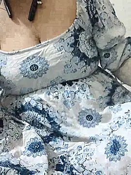 Snapshot of mallupriyapriya chatting on November 19, 2025, 9:48 pm mallupriyapriya online show from November 19, 2025, 9:48 pm