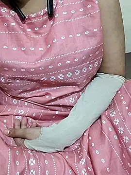 Snapshot of mallupriyapriya chatting on November 24, 2025, 4:56 am mallupriyapriya online show from November 24, 2025, 4:56 am