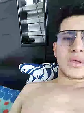 Snapshot of jonatanl31 chatting on January 12, 2025, 4:18 pm jonatanl31 online show from January 12, 2025, 4:18 pm