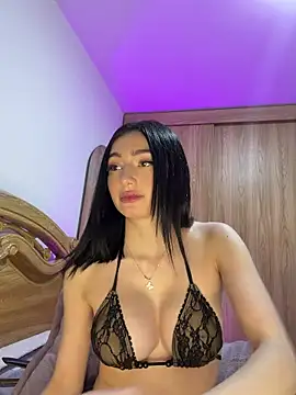 Maddy Jones online show from April 3, 2026, 1:36 am